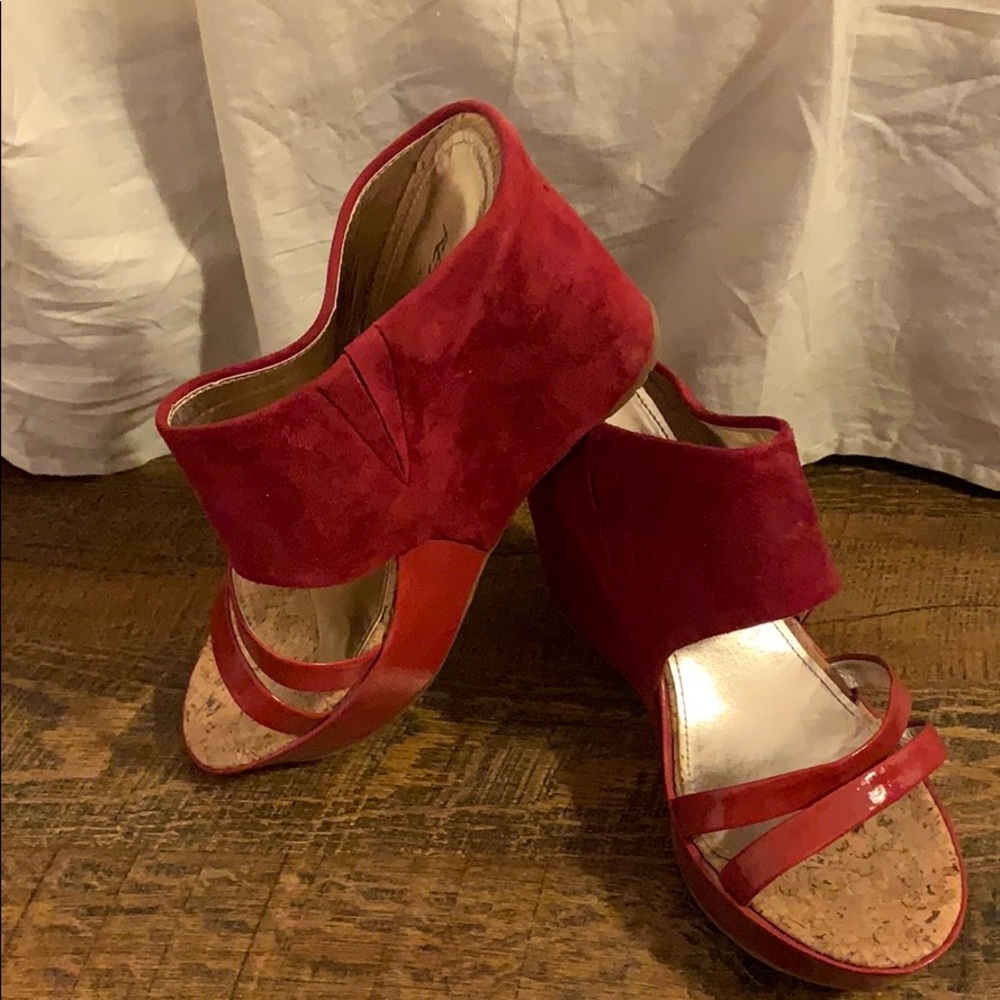 Red Kenneth Cole Reaction Wedges SZ 8.5